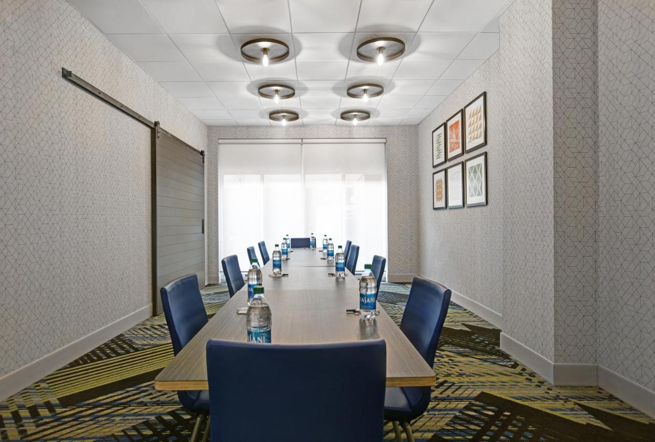 Holiday Inn Express - Milwaukee Downtown By Ihg Экстерьер фото