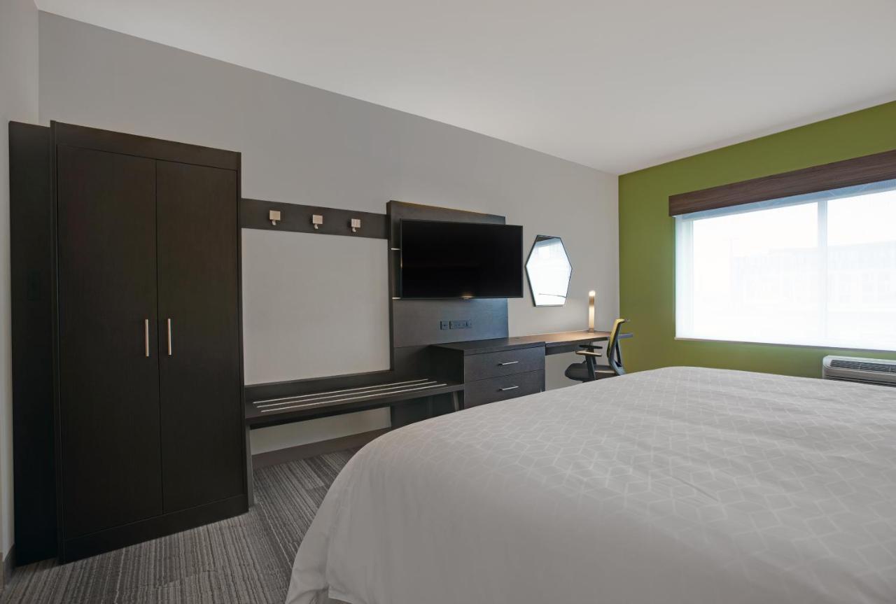 Holiday Inn Express - Milwaukee Downtown By Ihg Экстерьер фото