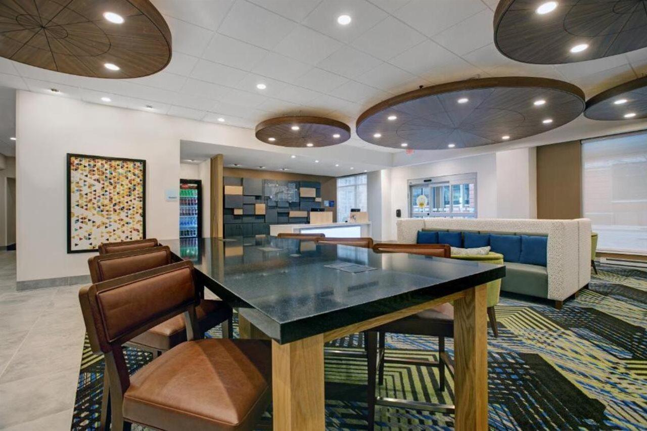 Holiday Inn Express - Milwaukee Downtown By Ihg Экстерьер фото